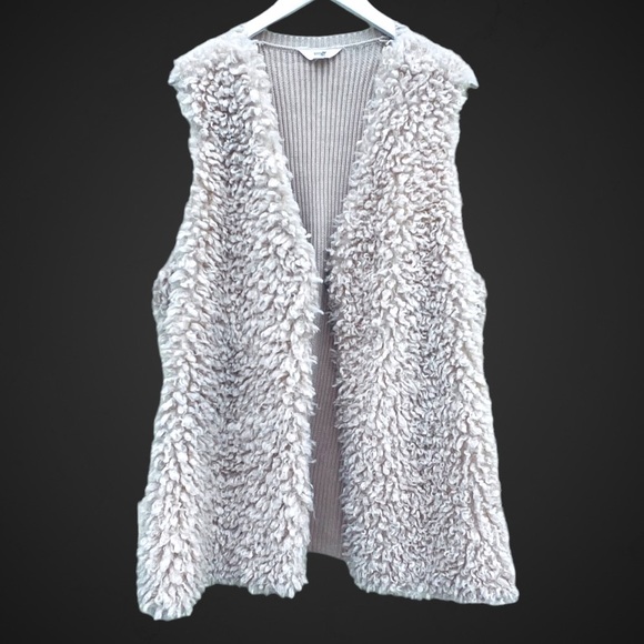 Terra & Sky Fur Knit Vest - Picture 3 of 10